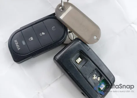 2008 Toyota Prius z USA, uszkodzony, nr VIN JTDKB20U483341607